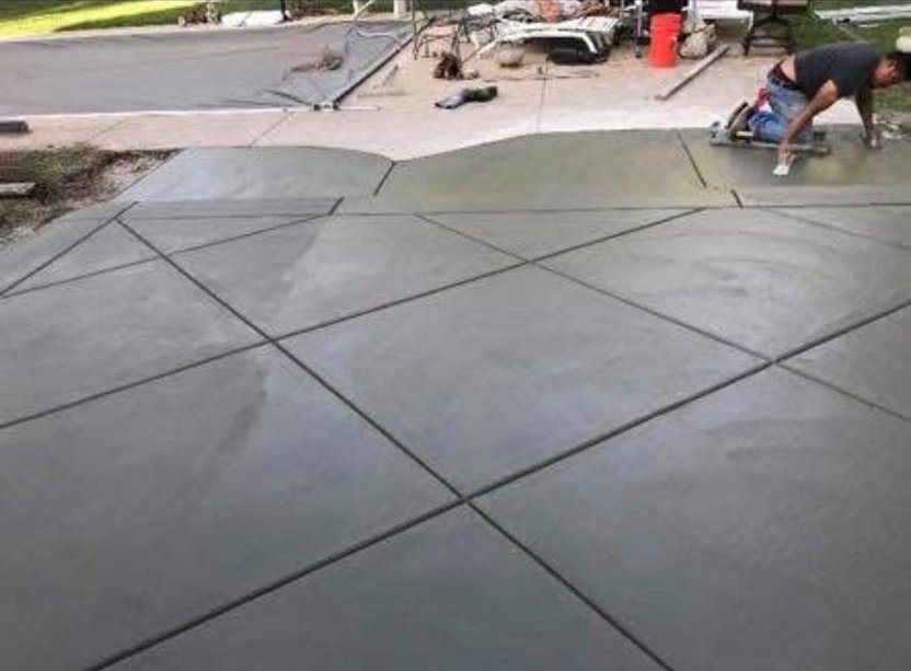 Criss-cross pattern driveway